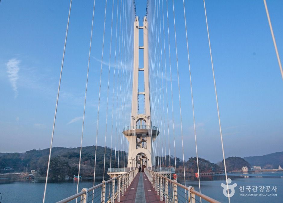 예당호 출렁다리
