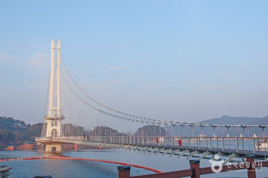 예당호 출렁다리