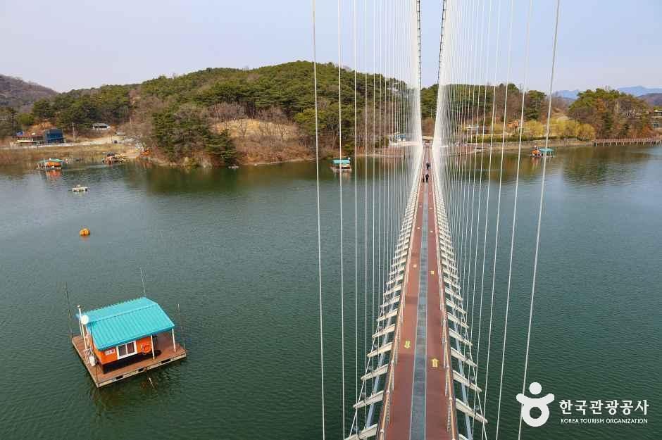 예당호 출렁다리
