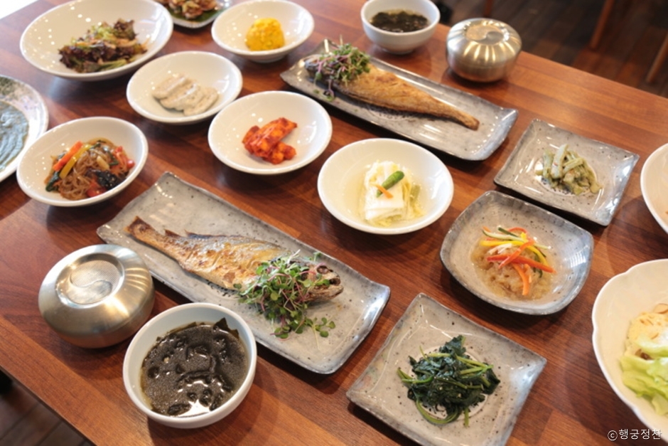 행궁정찬