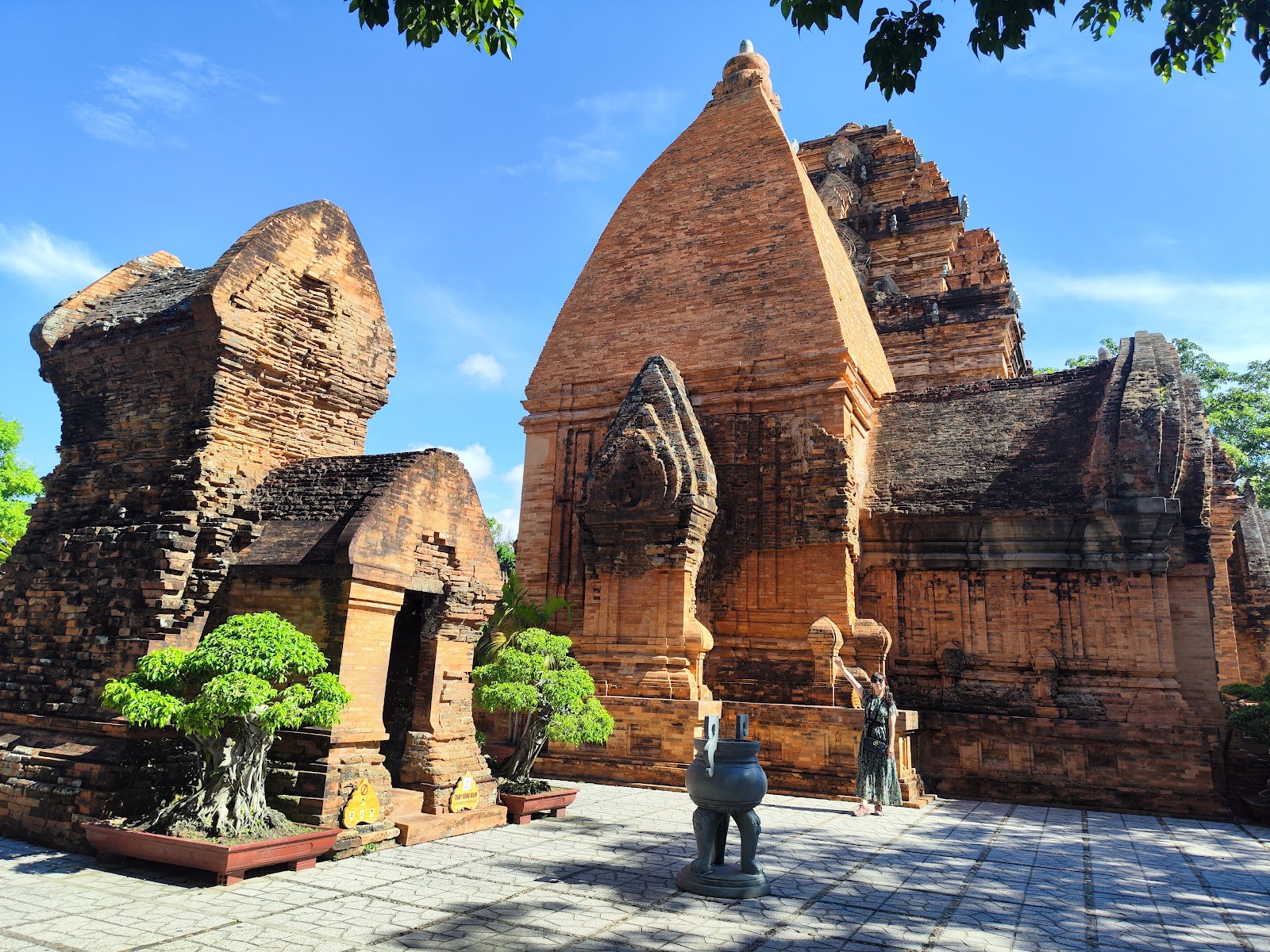 포나가 참 사원